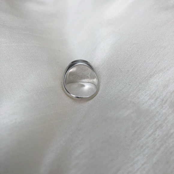 Ring - Picture 2 of 3